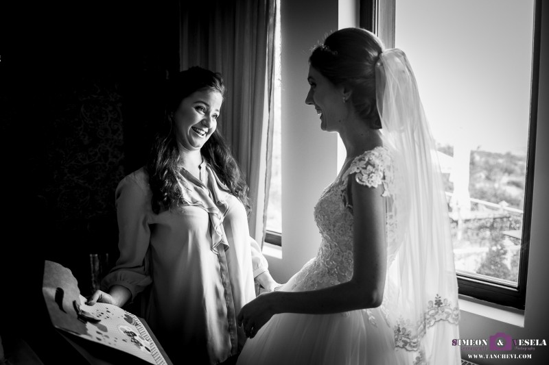 ПОДГОТОВКАТА - Съществена част в сватбената фотография и сватбеното видеозаснемане
